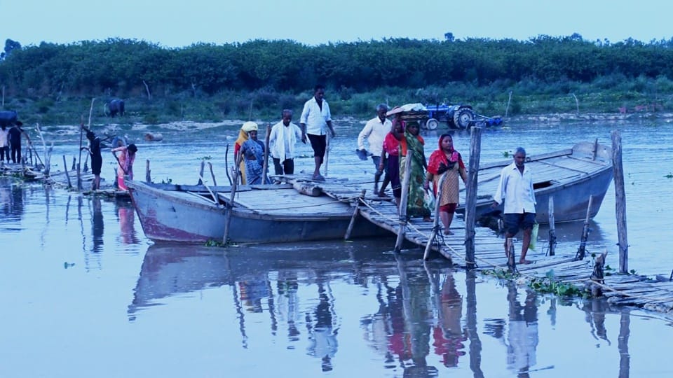 Moradabad: Water level of Ramganga increased, wooden bridge submerged... traffic affected