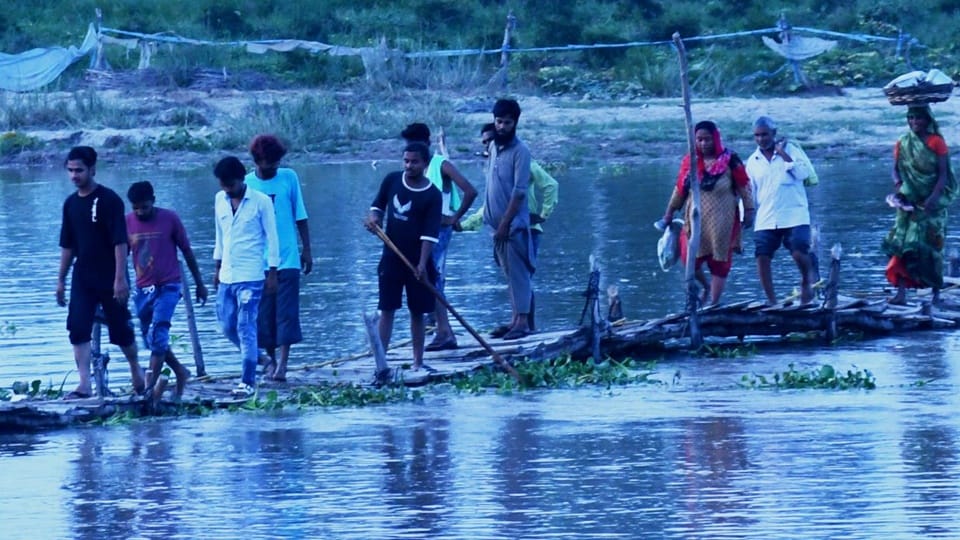 Moradabad: Water level of Ramganga increased, wooden bridge submerged... traffic affected