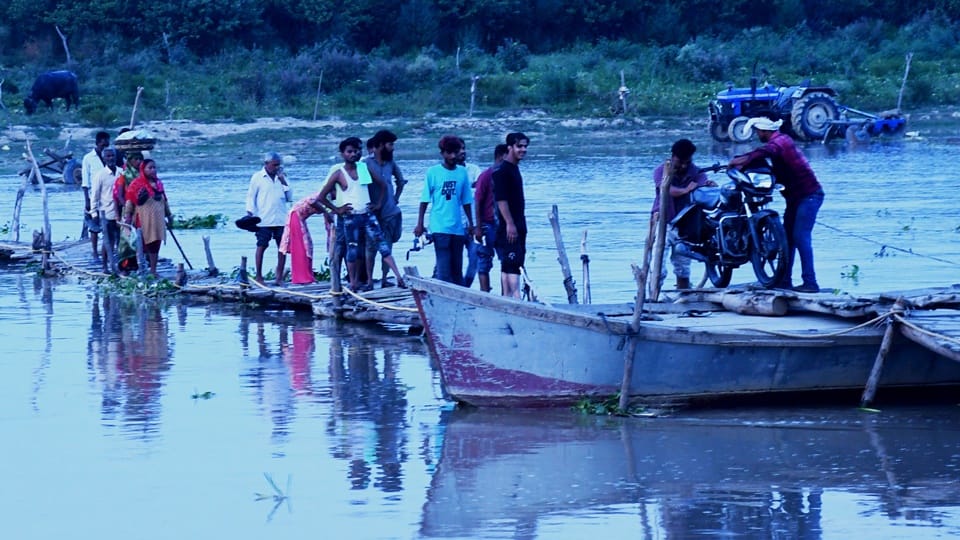 Moradabad: Water level of Ramganga increased, wooden bridge submerged... traffic affected