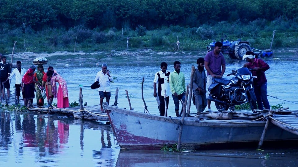 Moradabad: Water level of Ramganga increased, wooden bridge submerged... traffic affected