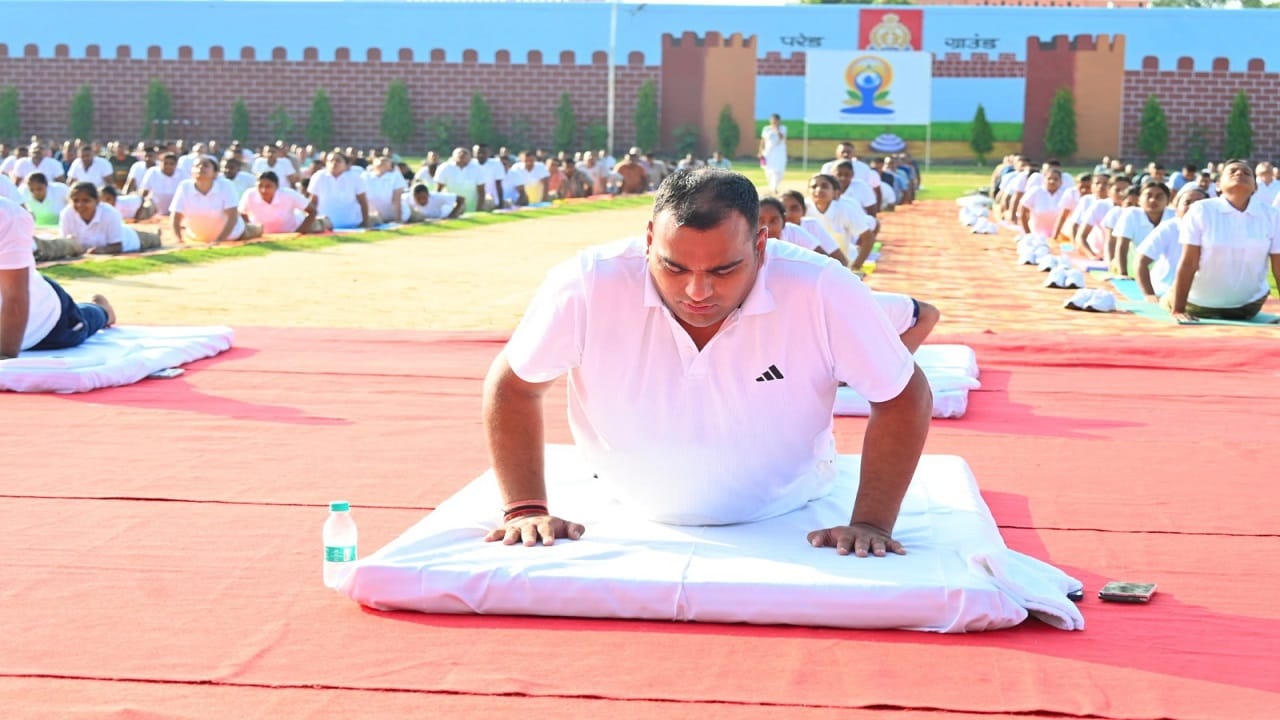 Officers and policemen performed yoga in the police line ground in Bareilly