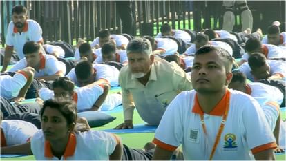 Guinness World Record made in Gujarat, two thousand people did Bhujangasana for two minutes