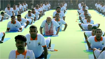 International Yoga Day 2025: PM Modi yoga with three lakh people In Visakhapatnam know updates