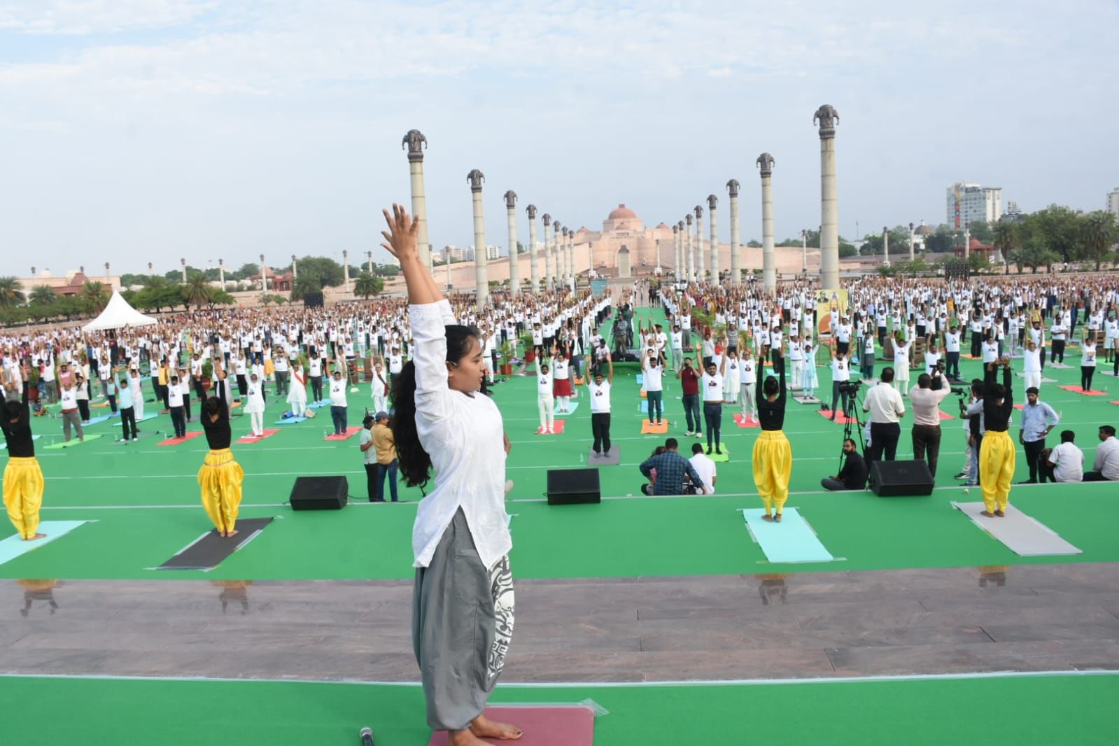International Yoga Day: CM did yoga in Gorakhpur and Deputy CM did yoga in Lucknow, hundreds of programs were