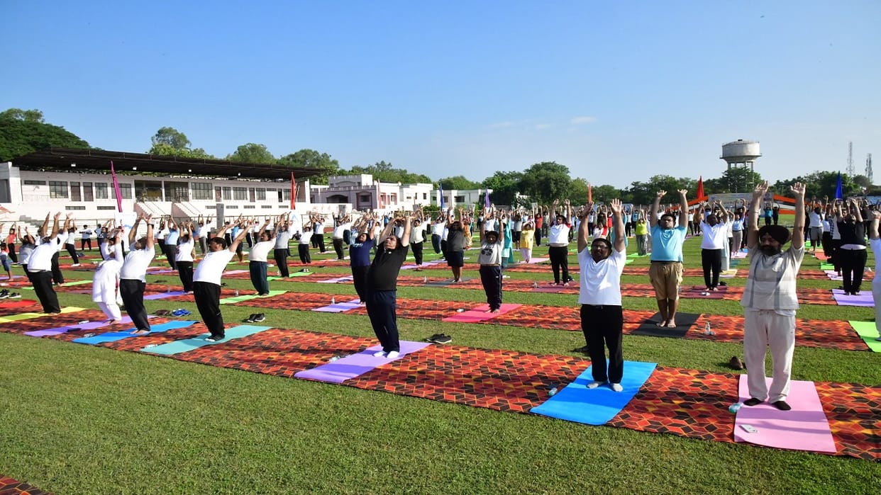 Rohilkhand University created record more than 51 thousand people practiced yoga together
