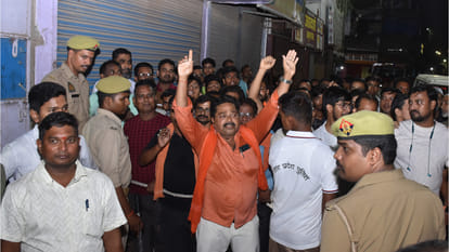 CM Yogi inspected heritage corridor and other places under construction.Said,give compensation to all affected