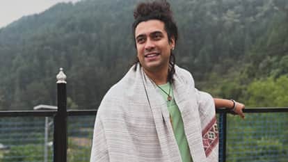 Jubin Nautiyal Becomes Father Welcomes Baby Boy With Wife