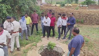 bodies of woman and child were found in two different wells in Durg