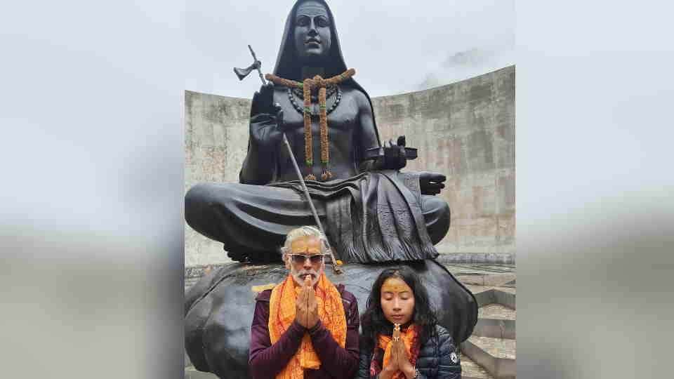 Film actor Milind Soman reach Kedarnath after trekking 30 km took darshan with his wife