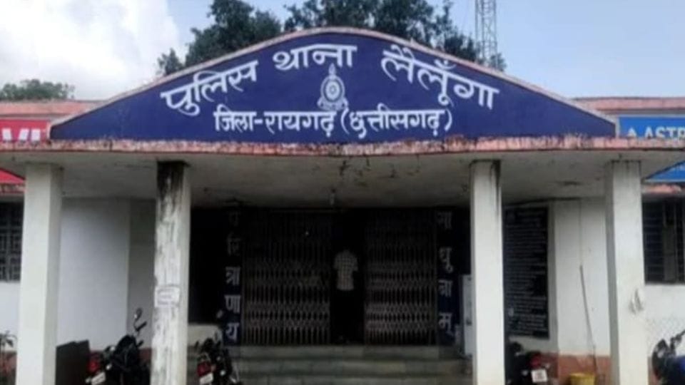 young man and an old man died in two separate road accidents in Raigarh