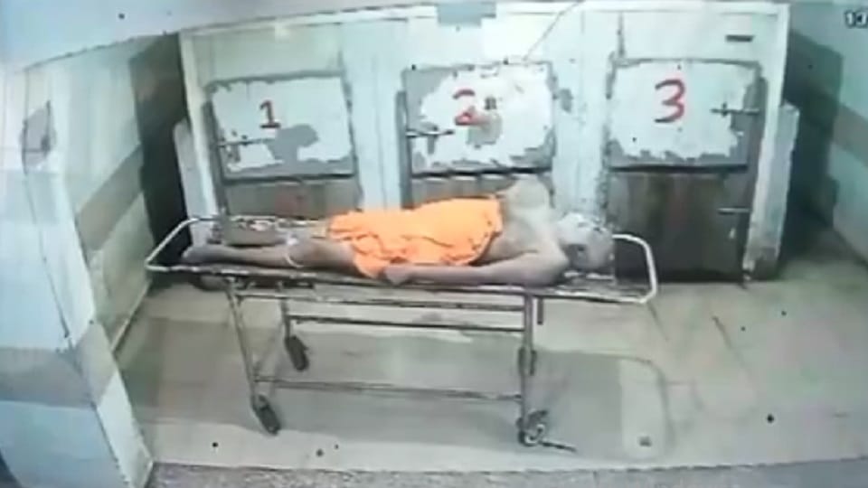 home guard posted at Vrindavan police station kept dead body in mortuary body rotting for 10 days