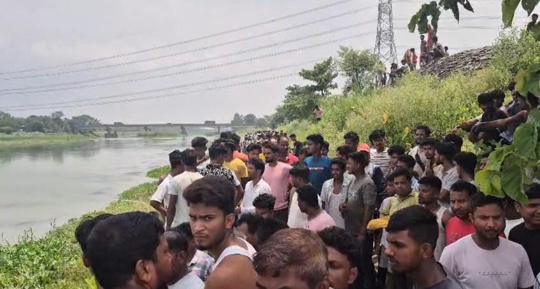 मौके पर उमड़ी भीड़