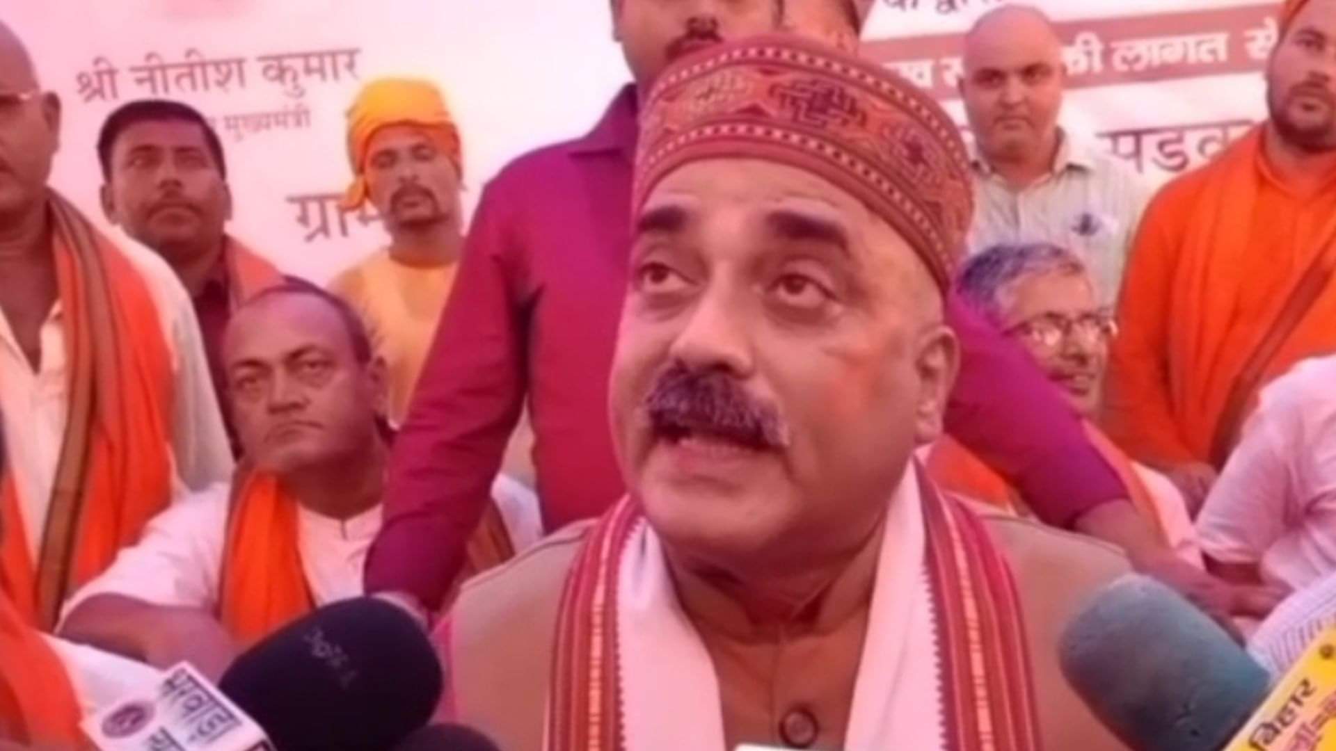 मंत्री जीवेश कुमार