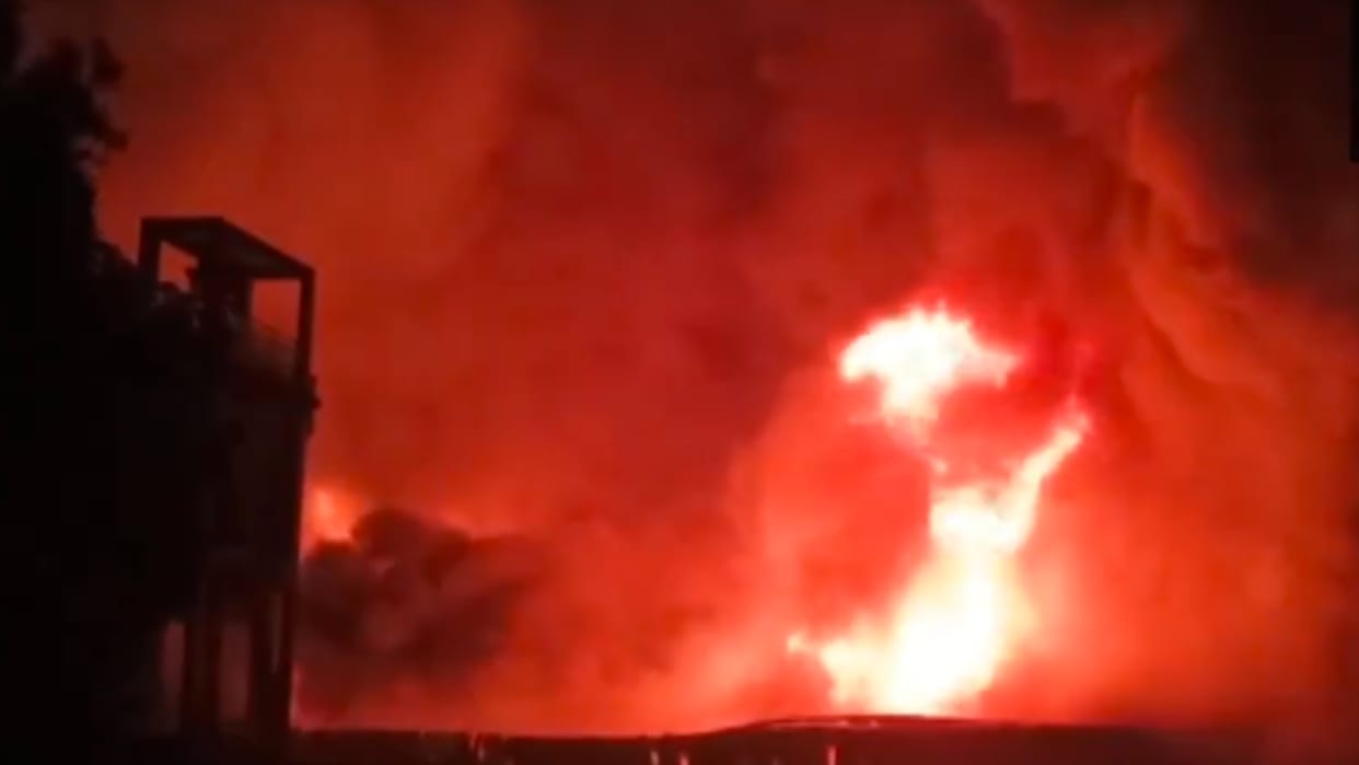 Massive fire broke out in paint factories in Barasat West Bengal