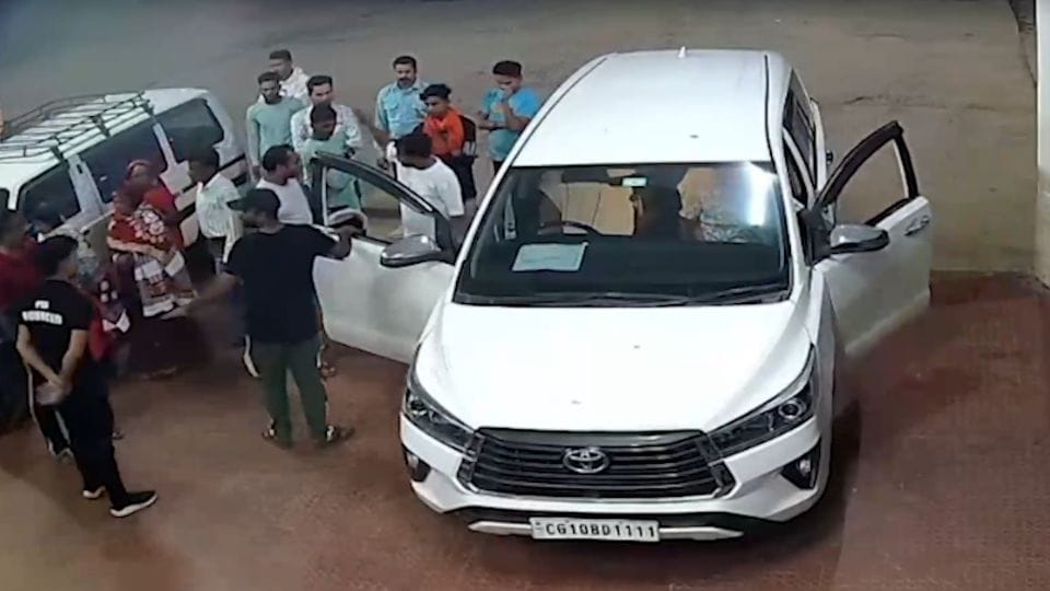 Fight between security representative and consultant in Gaurela Pendra Marwahi District Hospital