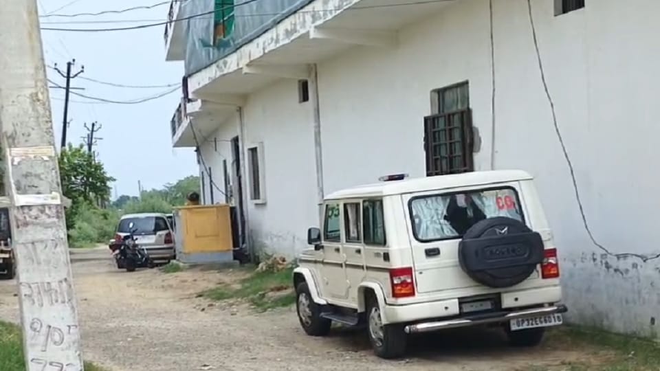 Meerut: Smuggler caught with hashish worth one crore on the highway, had to supply it to various places