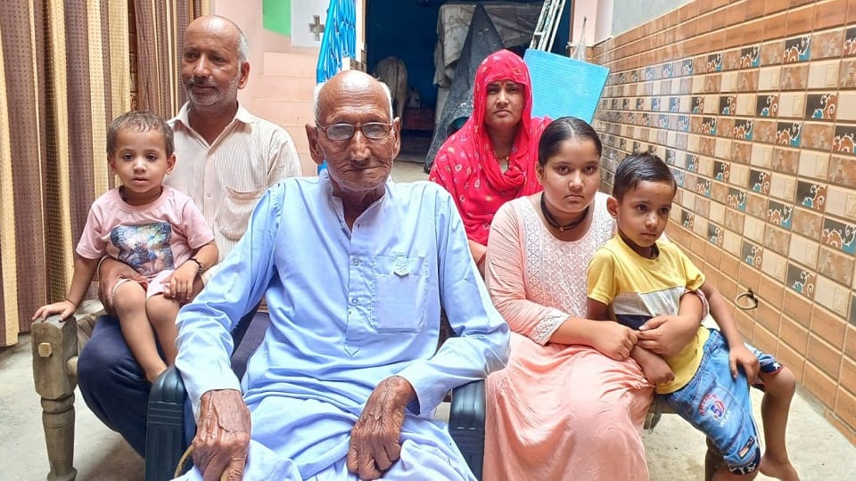 Join the army at RS 35, retire after 24 years of service... Pension from 48 years, now getting RS 55 thousand
