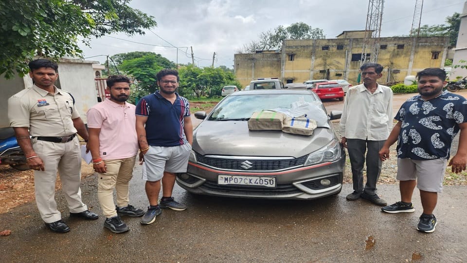 38 किलो चांदी जब्त