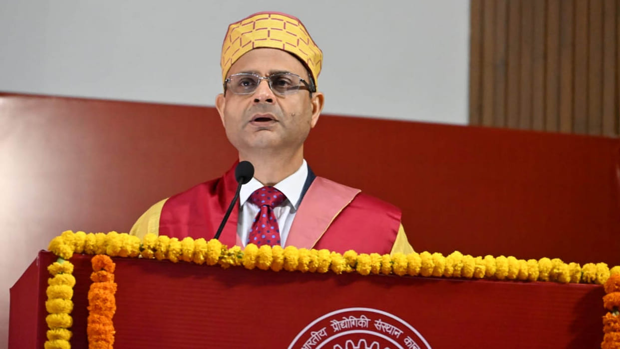 IIT Convocation: RBI Governor Sanjay Malhotra said- enhance your capabilities