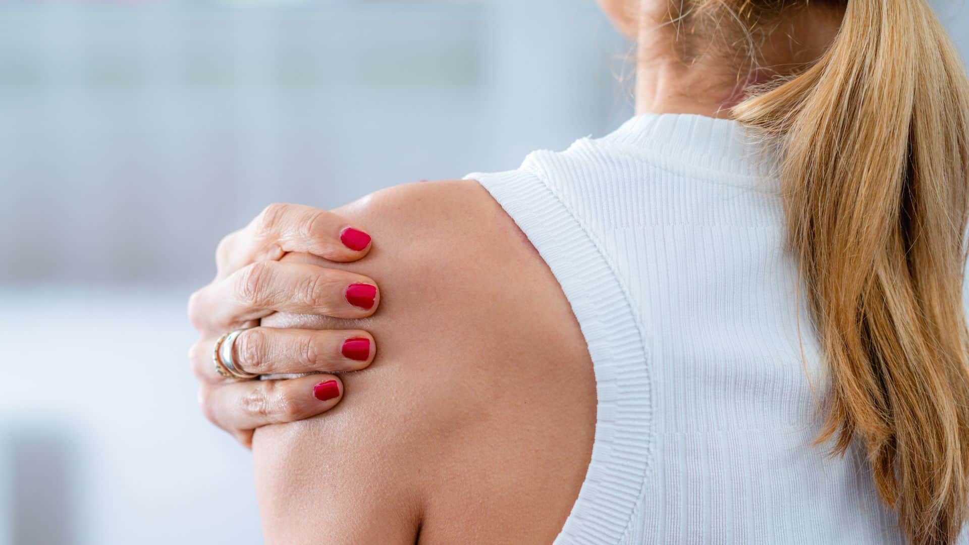 Neck and Shoulder Pain Relief: Effective Home Remedies and Posture Correction Tips