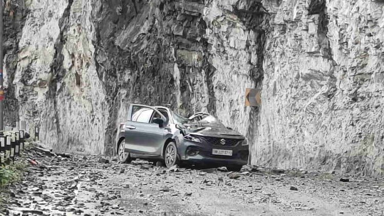 Chamoli: बदरीनाथ हाईवे पर हादसा, पातालगंगा में कार के ऊपर पत्थर गिरने से महिला की मौत, पति और बेटी घायल