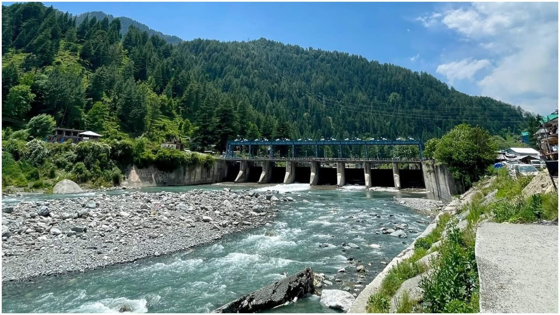 Barot Valley Best Place Near Delhi For Weekend Know About All Details in Hindi