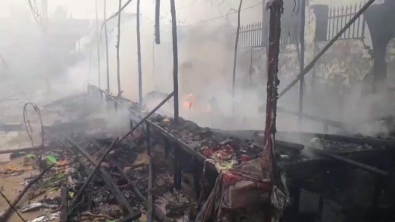 fire broke out at exhibition in Budaun Gandhi ground