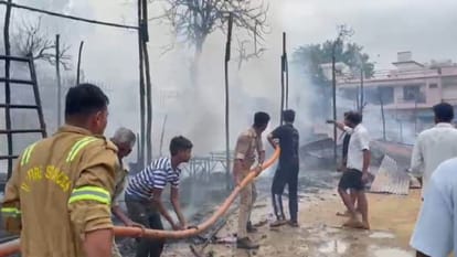 huge fire broke out at numaish mela in Budaun many shops burnt