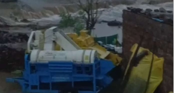 Heavy rain wreaked havoc in Guna and Tikamgarh, normal life in trouble, see photos