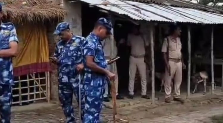 Bihar: दुष्कर्म के बाद पीड़िता का शव तालाब में फेंकने का आरोप, तीन पर प्राथमिकी दर्ज; भारी पुलिस बल तैनात