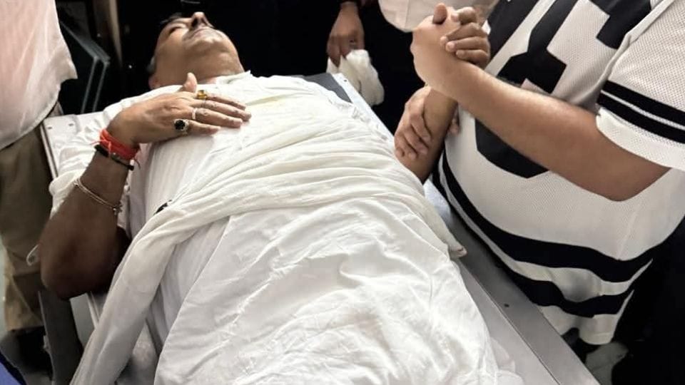 Campierganj BJP MLA Fateh Bahadur Singh injured in accident on Purvanchal Link Expressway