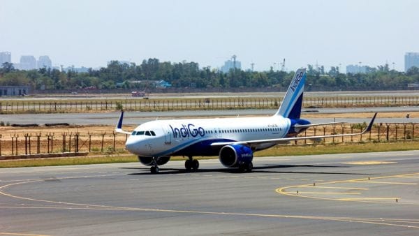 IndiGo flight stopped at Ranchi airport after pilot suspected low air pressure in tyre News In Hindi