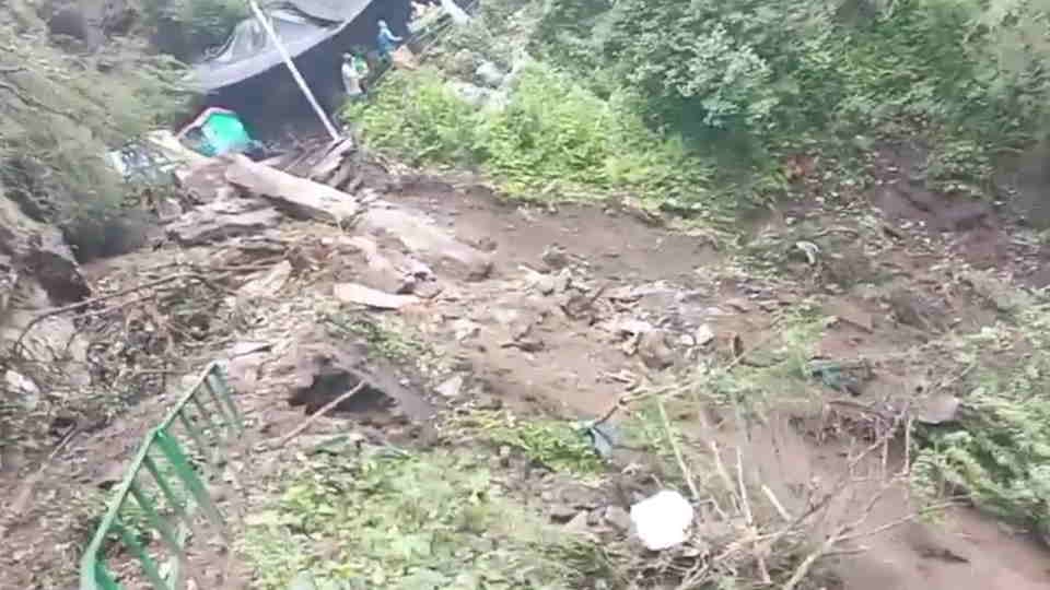 Yamunotri Dham Tow pilgrims buried under debris and lost their life during landslide  Photos