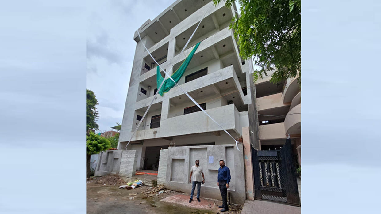 Kanpur: KDA enforcement squad seals illegally constructed apartment