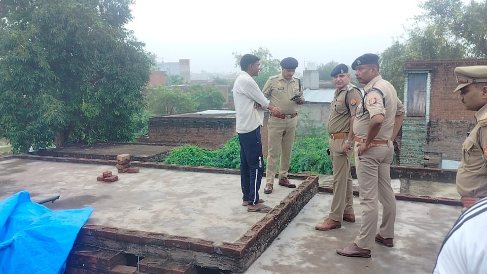 Young shot his girlfriend and then killed himself He was angry his girlfriend marriage was fixed In Kannauj