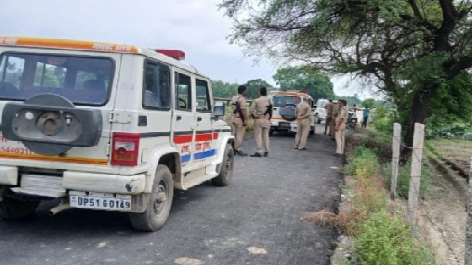 Two criminals who kidnapped bank officials and demanded ransom were arrested in an encounter