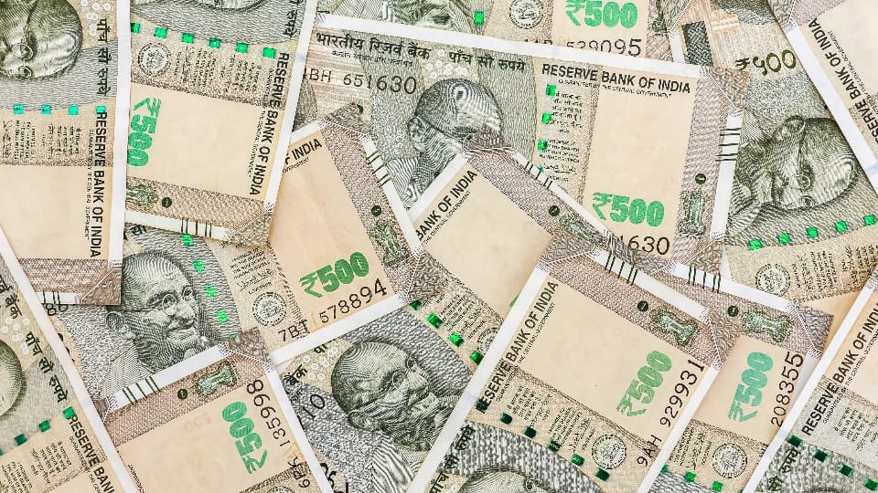 Investors move towards fixed deposits