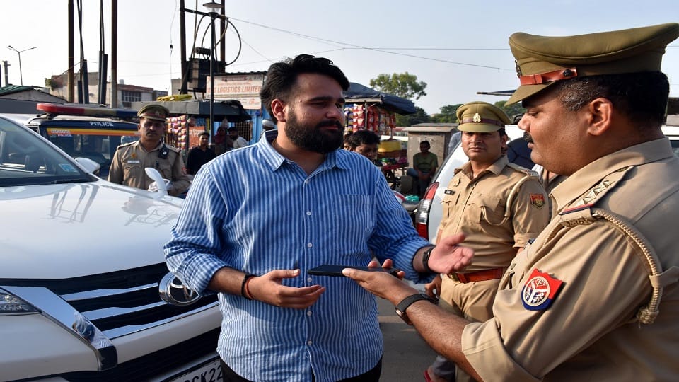 Hooter removed from BJP leader son car