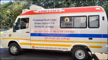 गर्भवती महिला को पालकी में एंबुलेंस तक पहुंचाया गया (सांकेतिक)