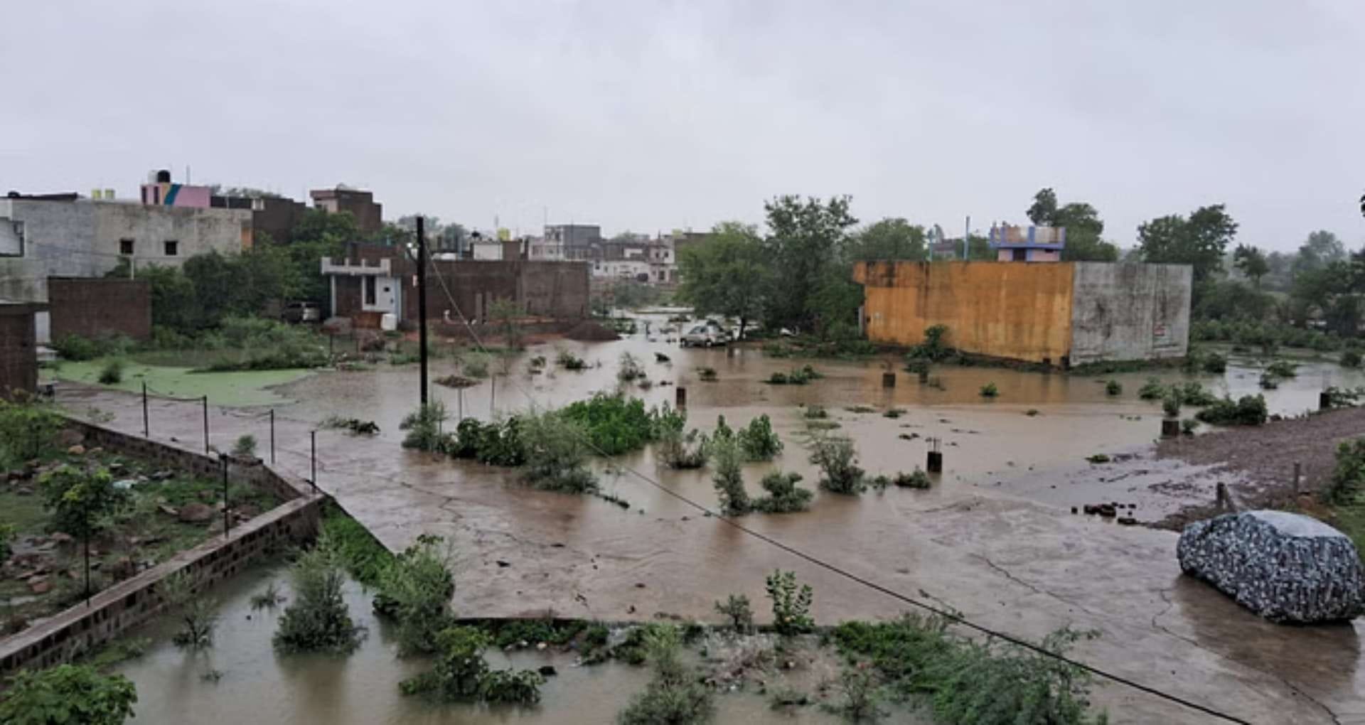 Heavy rain wreaked havoc in Guna and Tikamgarh, normal life in trouble, see photos