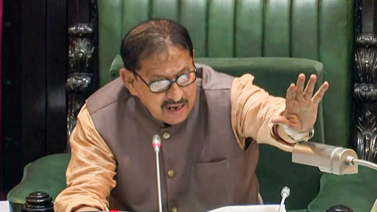 Kolkata Politics West Bengal Assembly Speaker suspends 4 BJP MLAs Opposition alleges assault