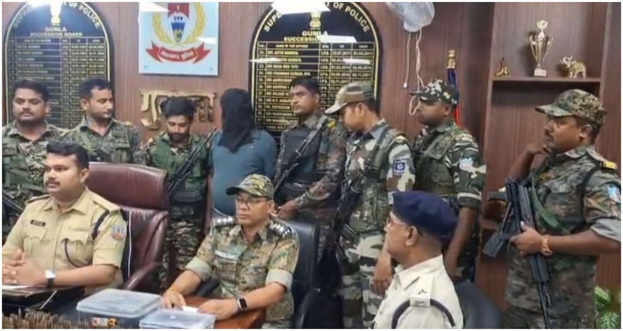 Naxalite Firoz Ansari, carrying a reward of Rs 5 lakh, arrested in Gumla, arms and cartridges recovered