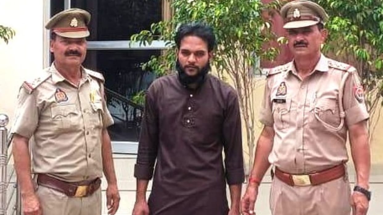 Haidri Dal leader arrested in Bareilly 40 obscene videos found in his phone