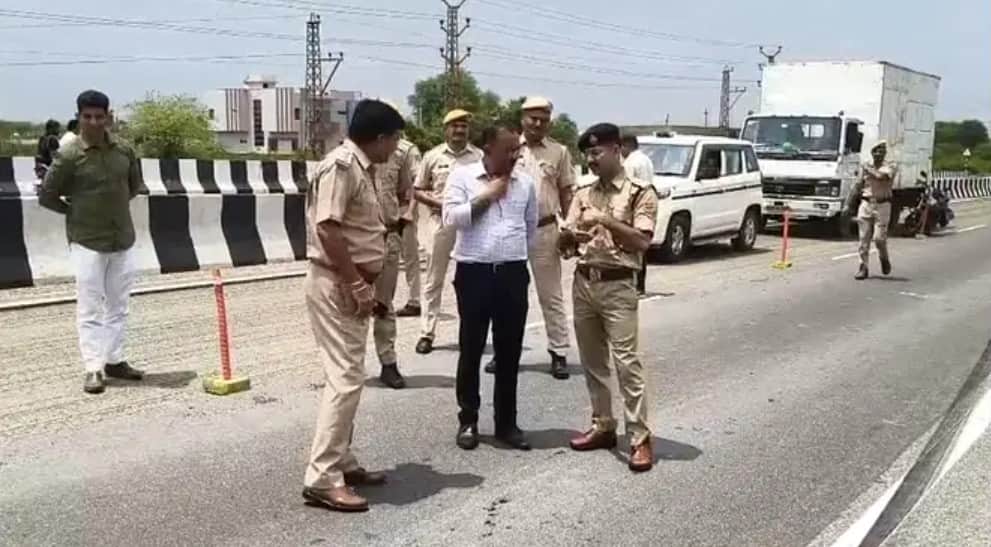 घटनास्थल पर पहुंची पुलिस