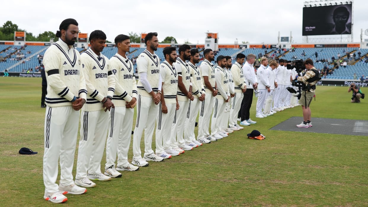 ind vs eng players wearing black armbands on Day1 of 2nd Test in memory of former cricketer Wayne Larkins