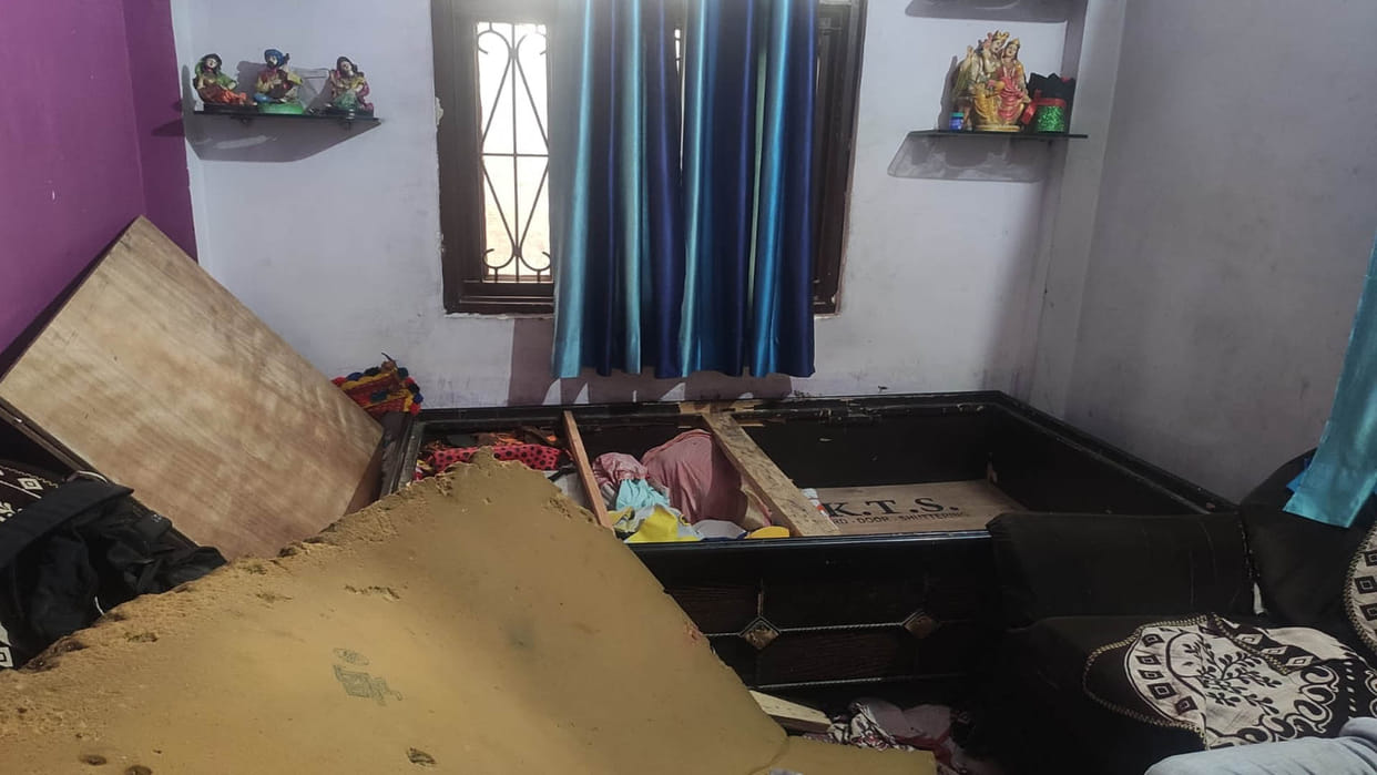 UP: The teenager accused of killing his mother cried bitterly in front of the police