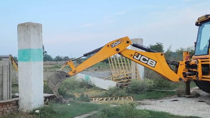 Administration freed 13 bighas of land worth Rs 1.76 crore, removed encroachments with JCB