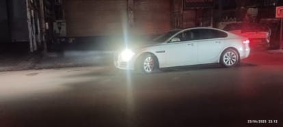Kanpur Accident Jaguar car crushed a young man lying on the road driver absconded from the spot