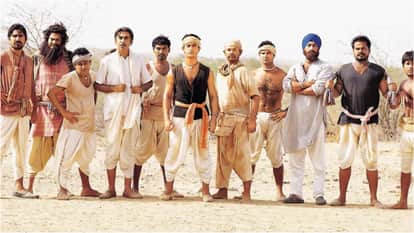 Amir Khan and Ashutosh Gowariker reached Red Lorry Film Festivals for Lagaan Screening