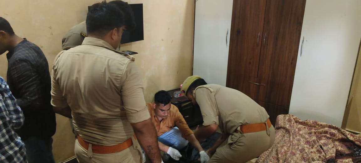 Contractor murdered slitting his throat Gudamba two women  custody police investigating CCTV footage
